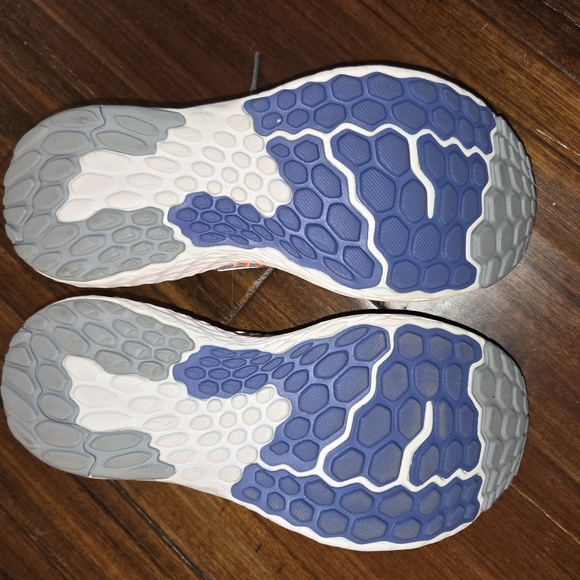 NWOT Newbalace women's 9 shoe - Picture 3 of 5